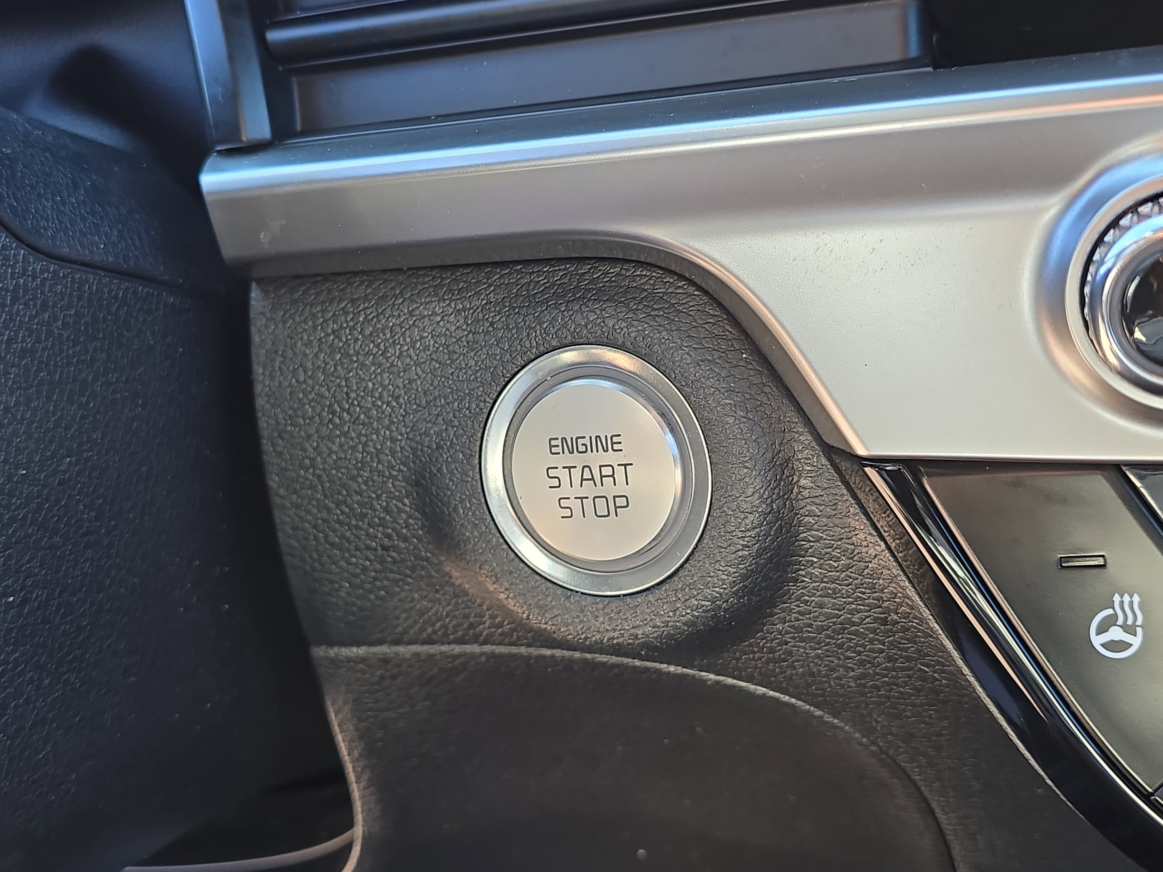 Certified 2023 Kia Telluride EX w/ EX Captain's Chair Package image 31