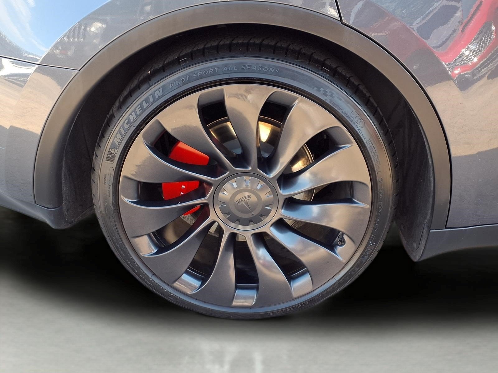 Used 2023 Tesla Model Y Performance AWD/4WD image 9