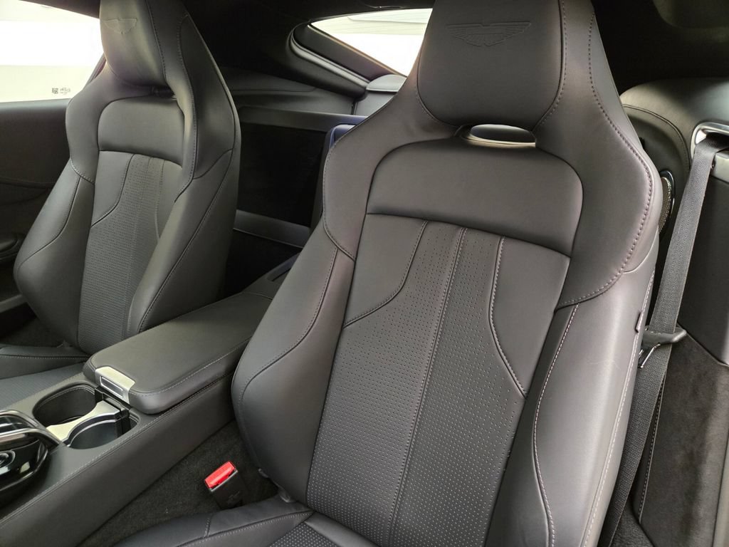 Used 2025 Aston Martin V8 Vantage Coupe RWD image 27