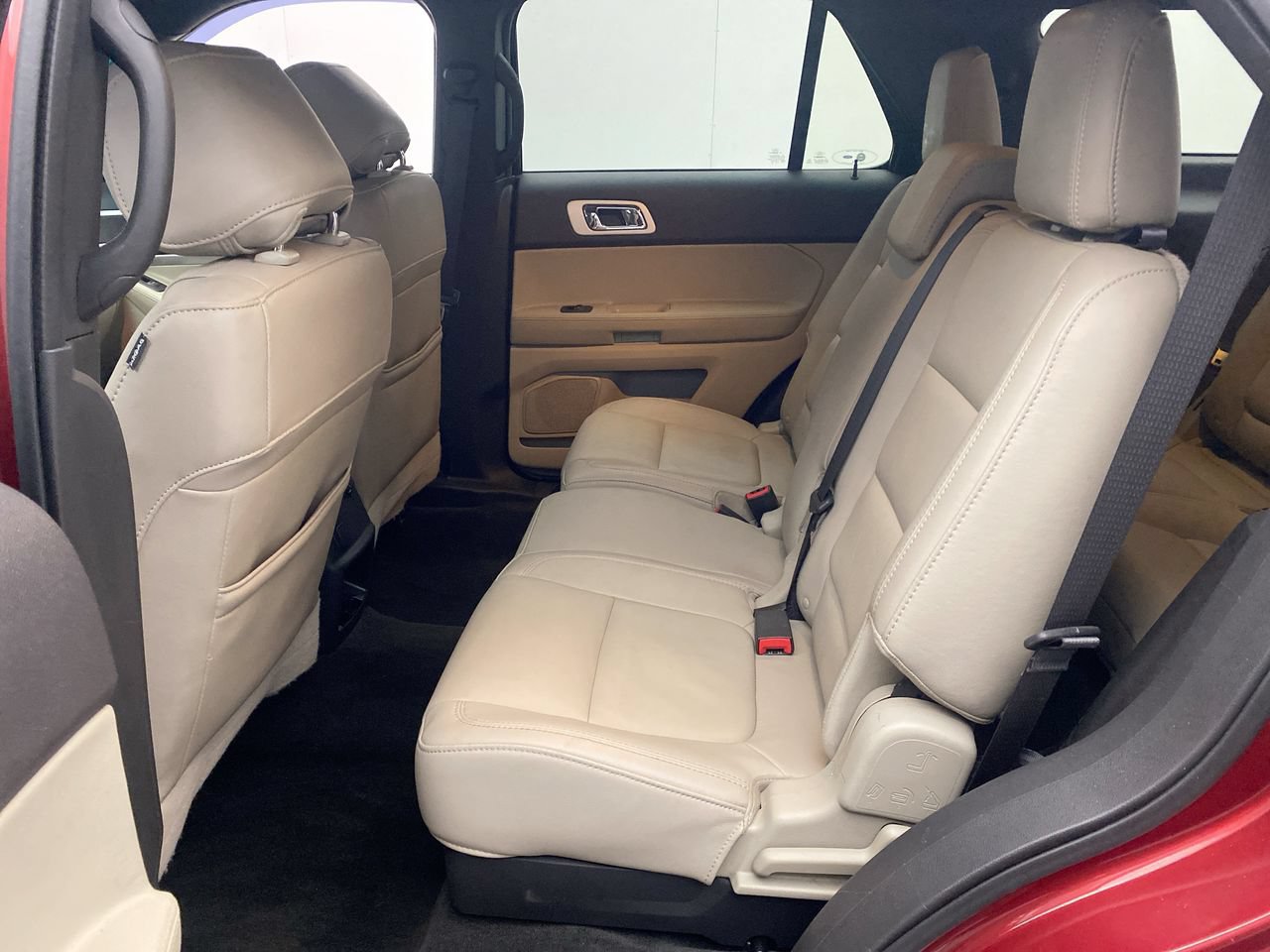 Used 2015 Ford Explorer XLT w/ Equipment Group 202A FWD image 24