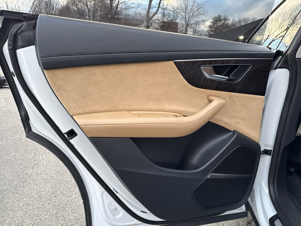 Used 2021 Audi Q8 Prestige w/ Prestige Package image 26