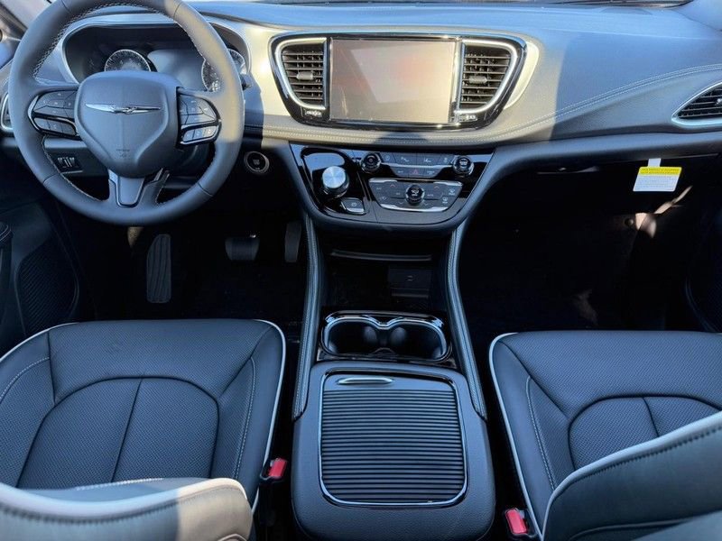 New 2026 Chrysler Pacifica Limited w/ S Appearance Package image 8