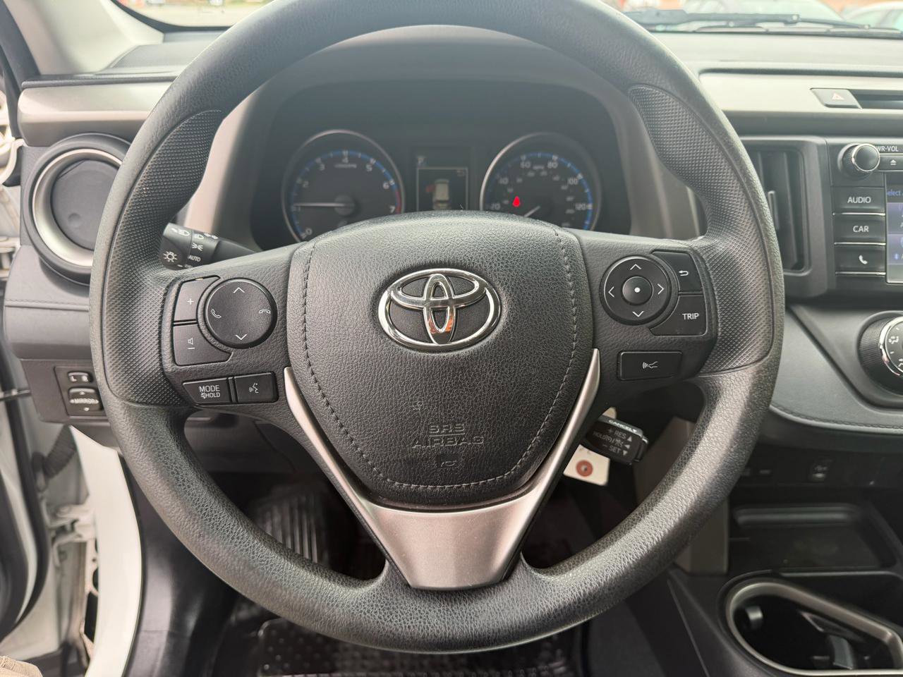 Used 2018 Toyota RAV4 LE w/ All Weather Liner Package image 17
