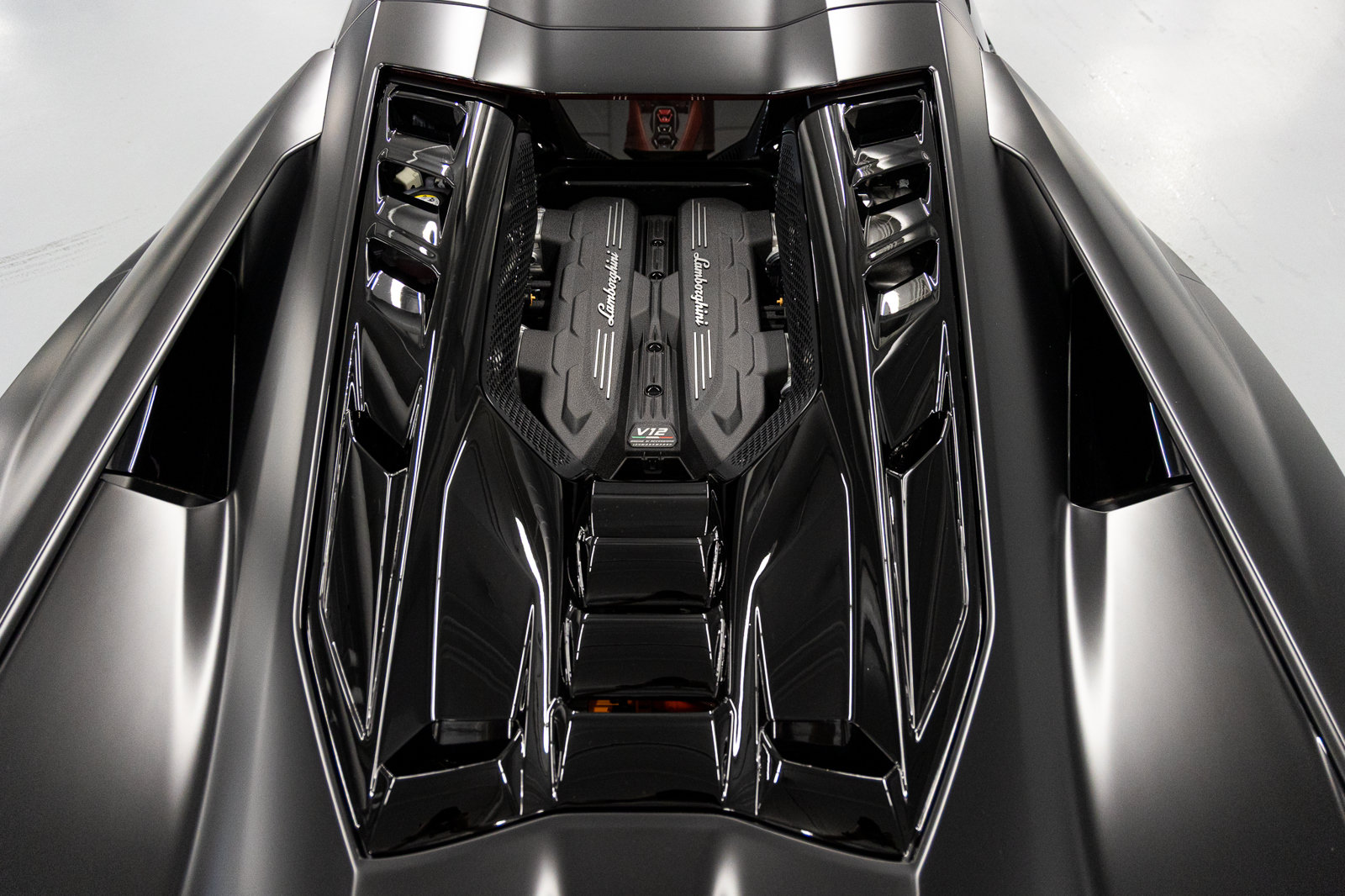 Used 2024 Lamborghini Revuelto AWD/4WD image 29