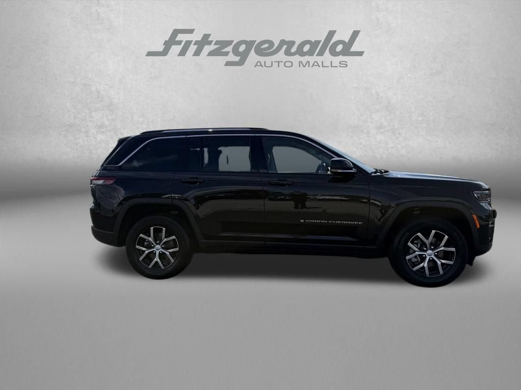 Used 2023 Jeep Grand Cherokee Limited AWD/4WD image 5