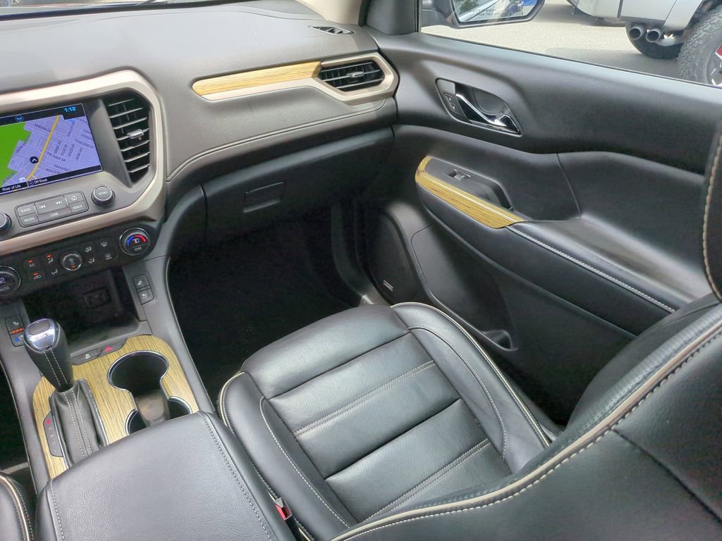 Used 2018 GMC Acadia Denali w/ Technology Package FWD image 13