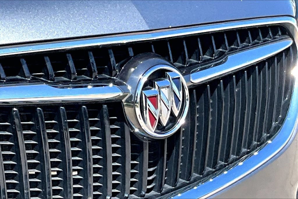Used 2020 Buick Enclave Premium w/ Sun and Sites Package FWD image 11