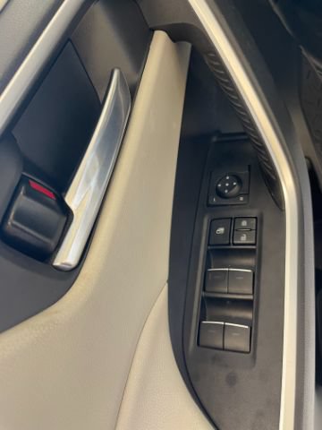 Used 2022 Toyota RAV4 XLE Premium FWD image 10