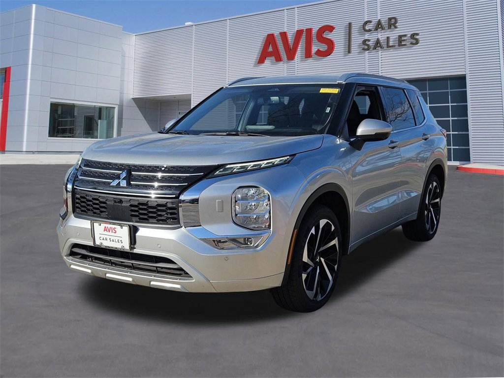 Used 2024 Mitsubishi Outlander SEL image 1