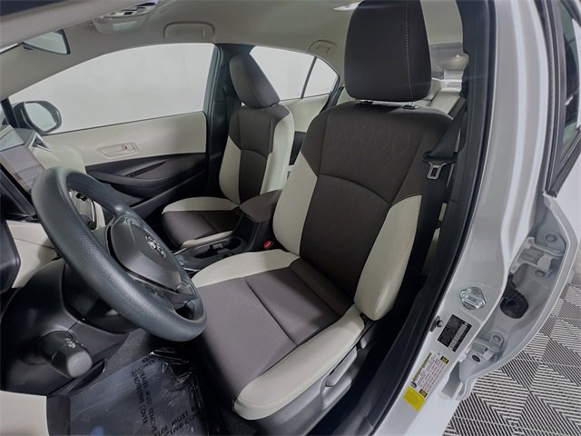 Used 2025 Toyota Corolla LE image 9