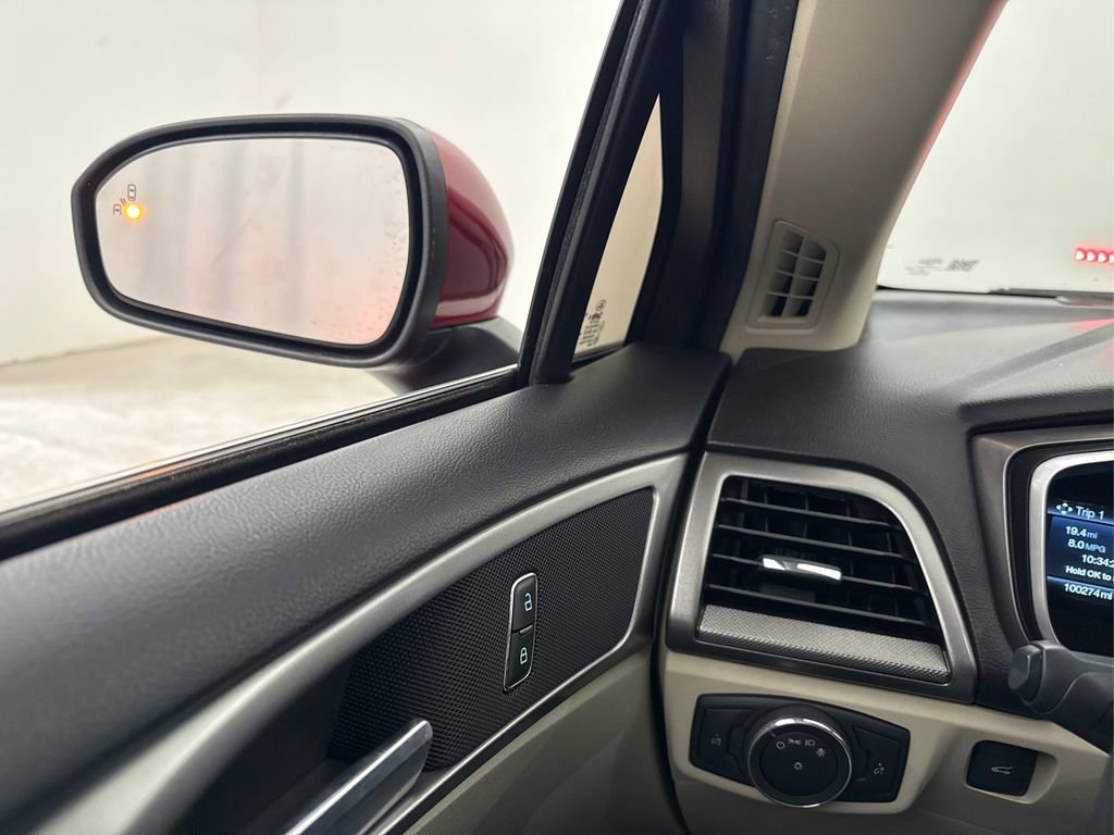 Used 2019 Ford Fusion SE image 26