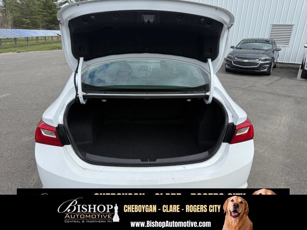 Used 2023 Chevrolet Malibu LT FWD image 23