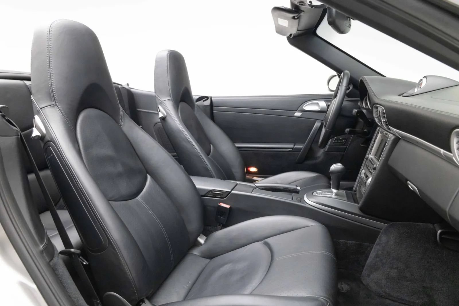 Used 2006 Porsche 911 Carrera S RWD image 4