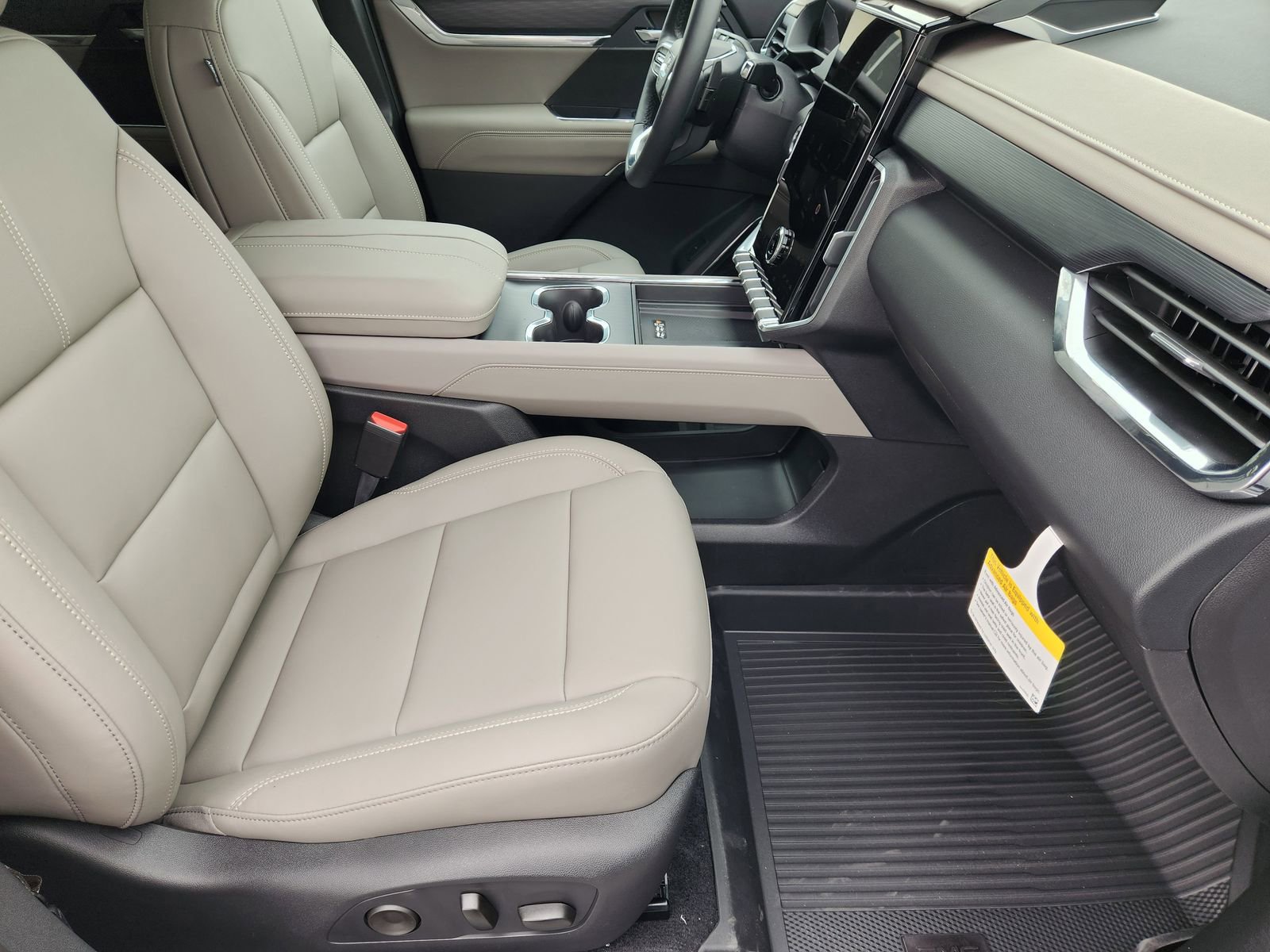 New 2026 GMC Acadia Elevation w/ Elevation Premium Package image 17