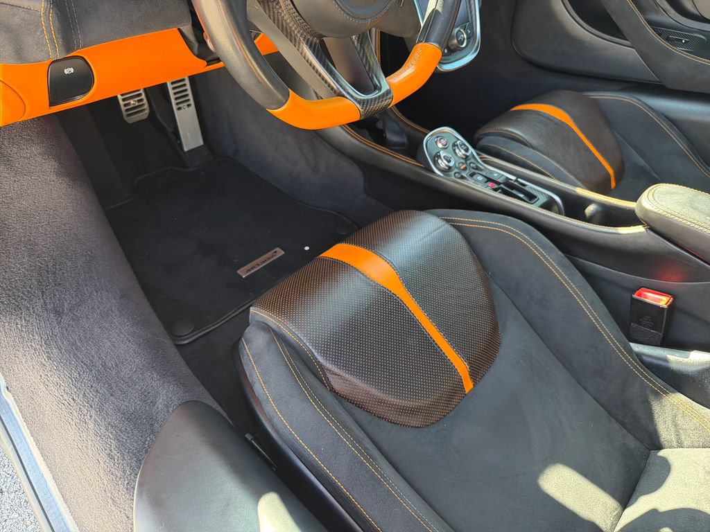 Used 2018 McLaren 570S Spider RWD image 21