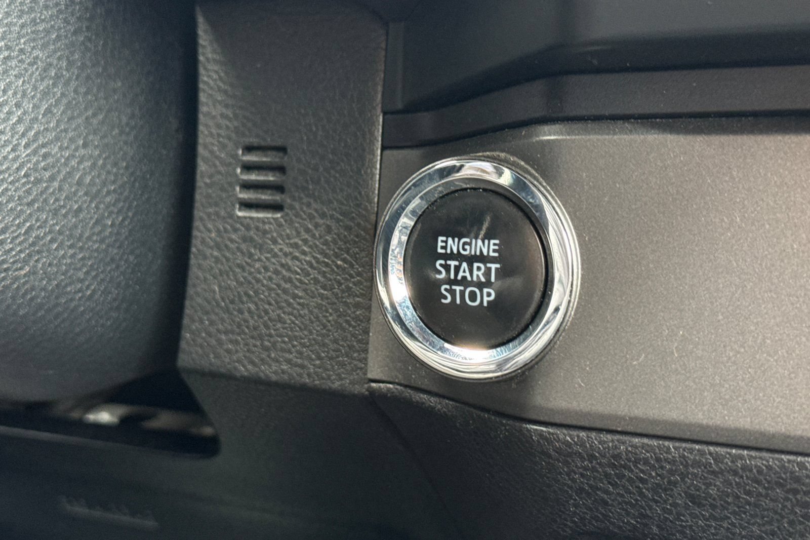 Used 2019 Toyota Tacoma TRD Sport w/ Technology Package RWD image 21