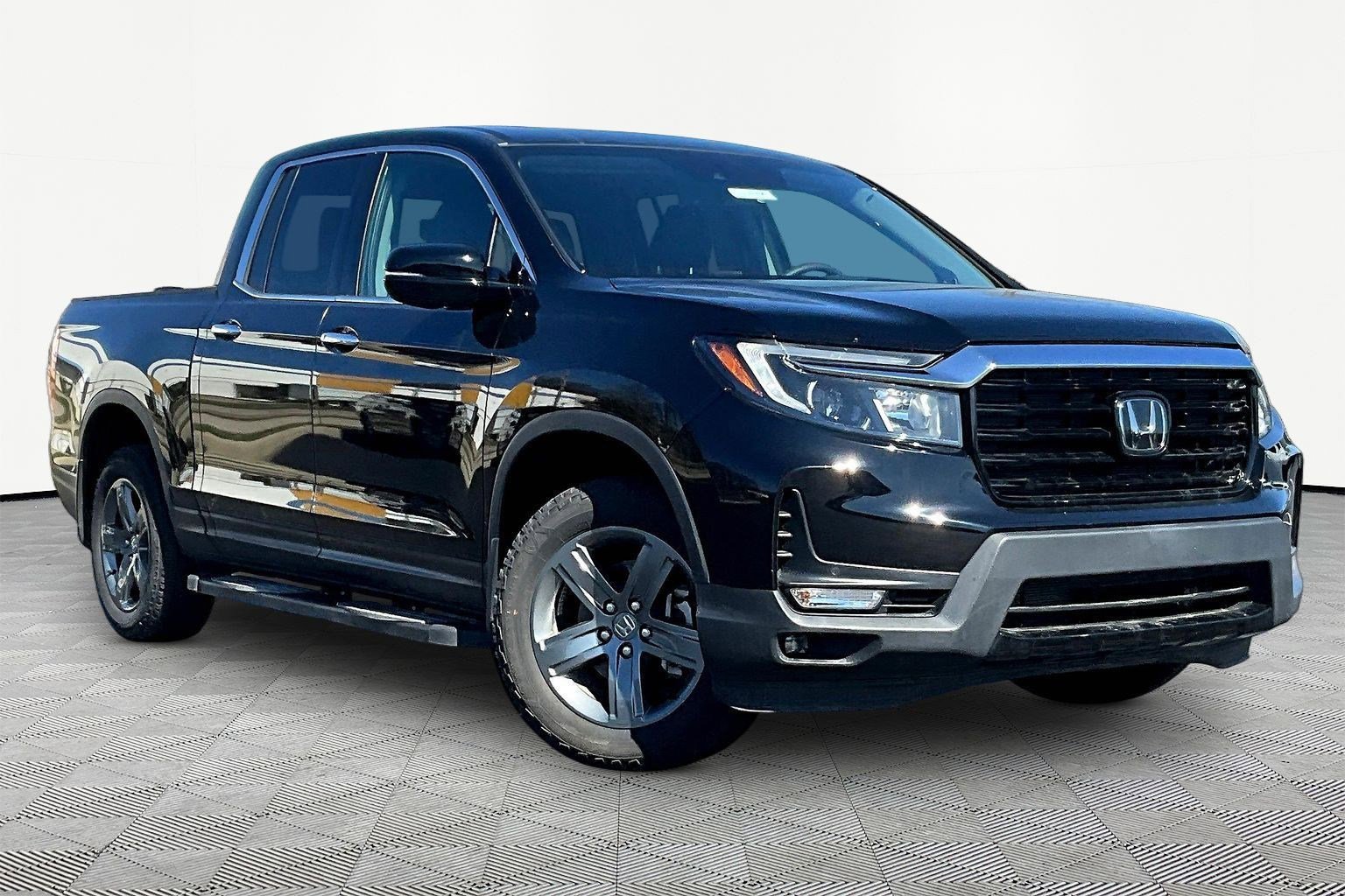 Used 2023 Honda Ridgeline RTL-E image 3