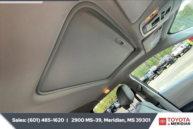 Used 2022 Toyota Sienna XLE image 16