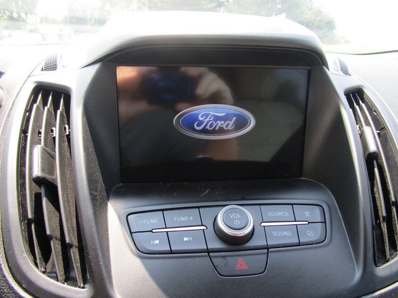 Used 2019 Ford Escape SE FWD image 11