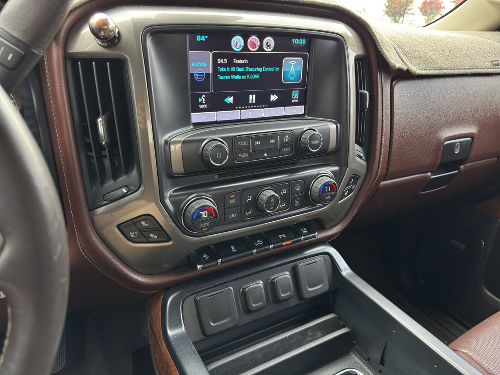 Used 2015 Chevrolet Silverado 1500 High Country w/ High Country Premium Package AWD/4WD image 21