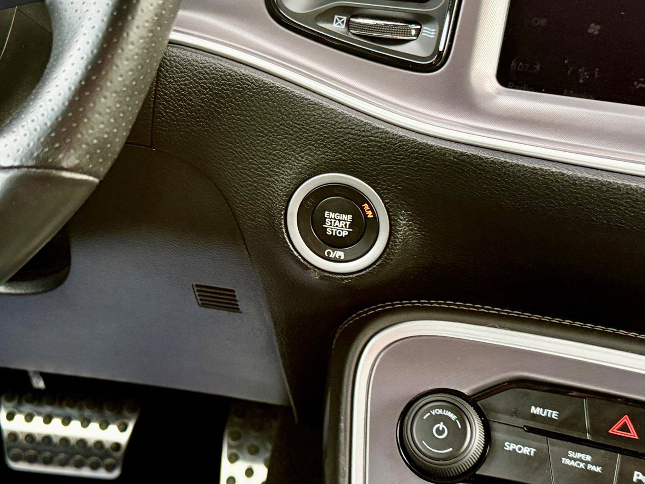 Used 2019 Dodge Challenger R/T RWD image 30
