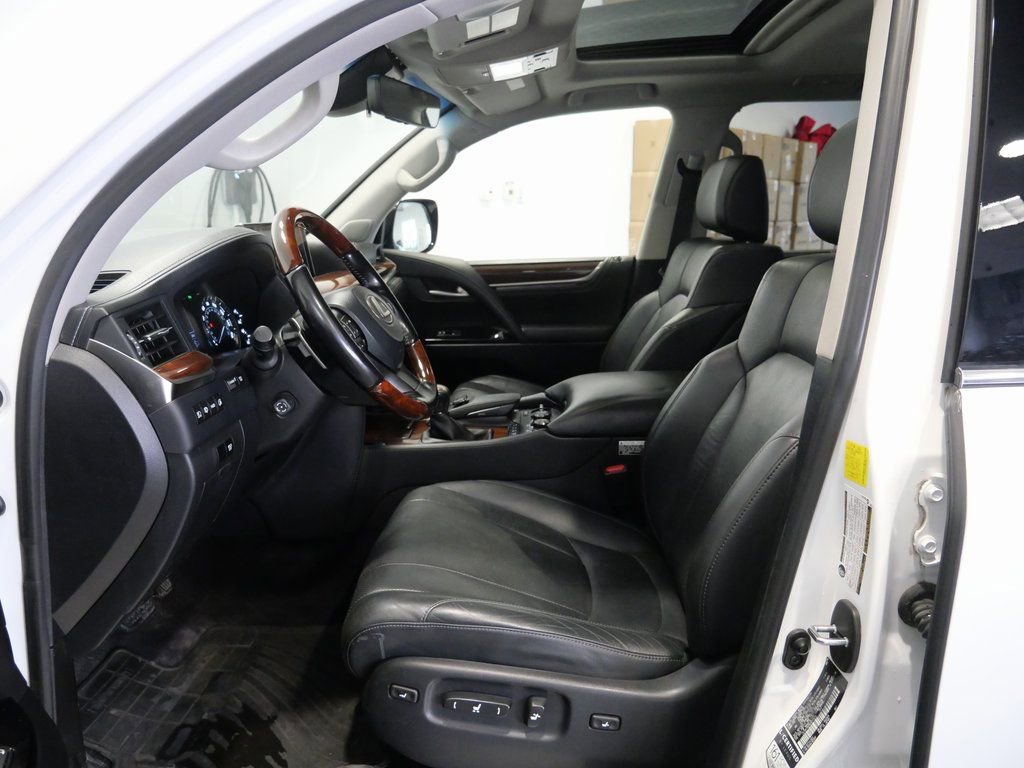 Used 2016 Lexus LX 570 4WD image 13