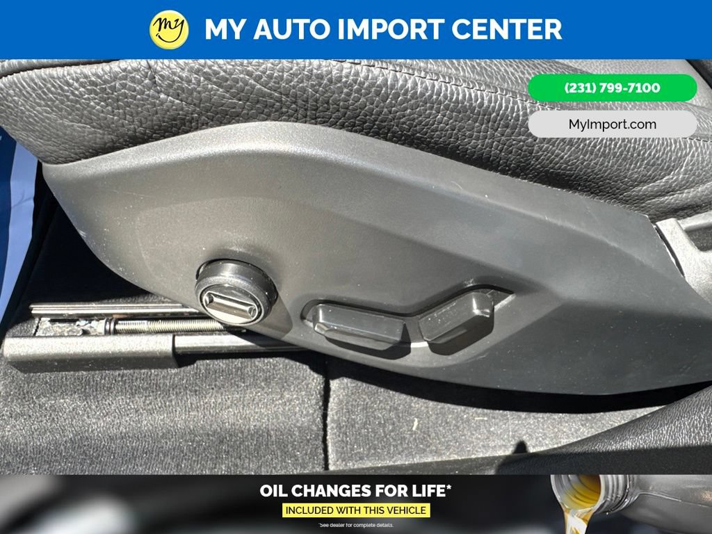 Used 2023 Volvo XC60 B5 Plus AWD/4WD image 13