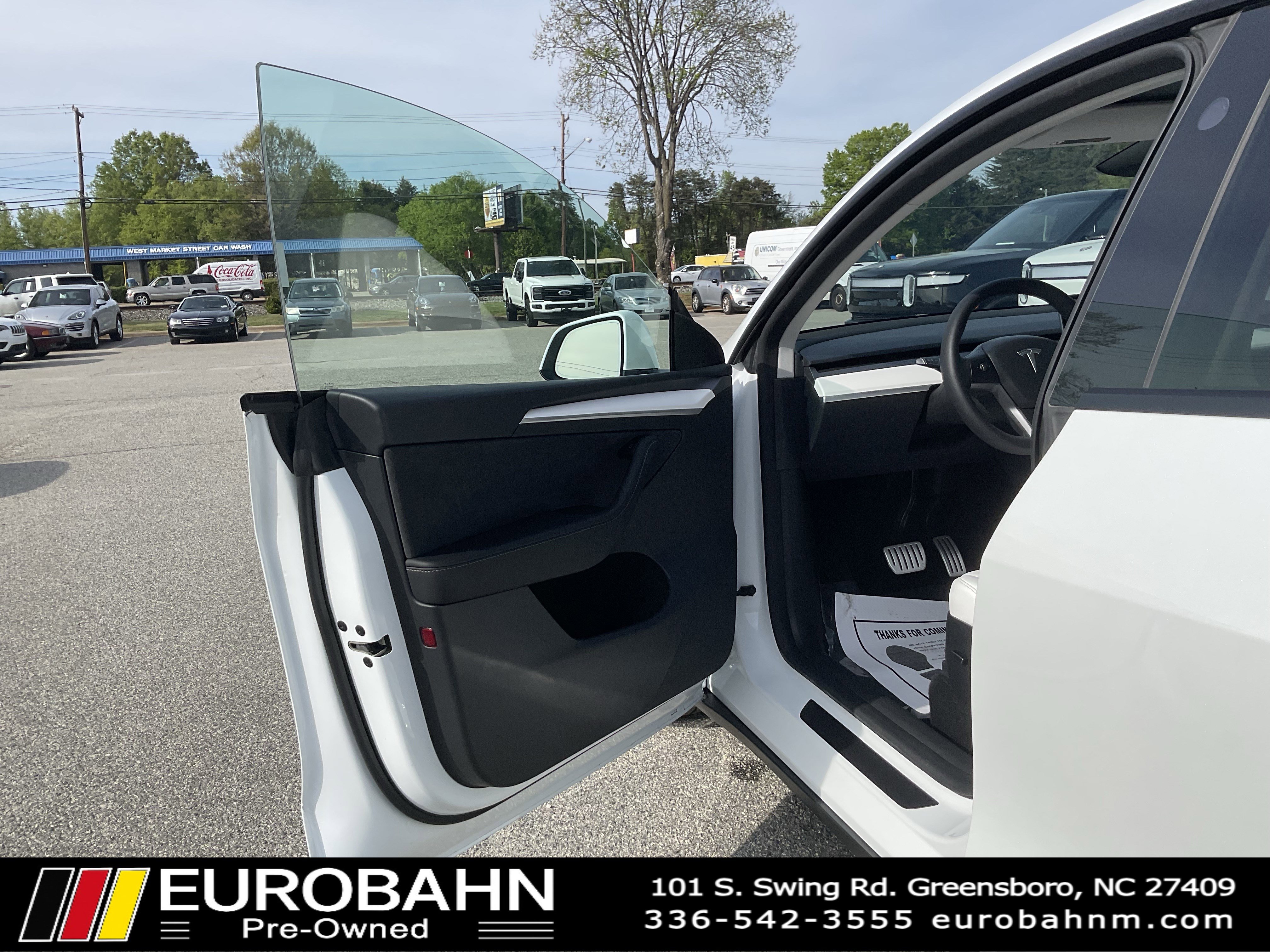 Used 2024 Tesla Model Y Performance image 10