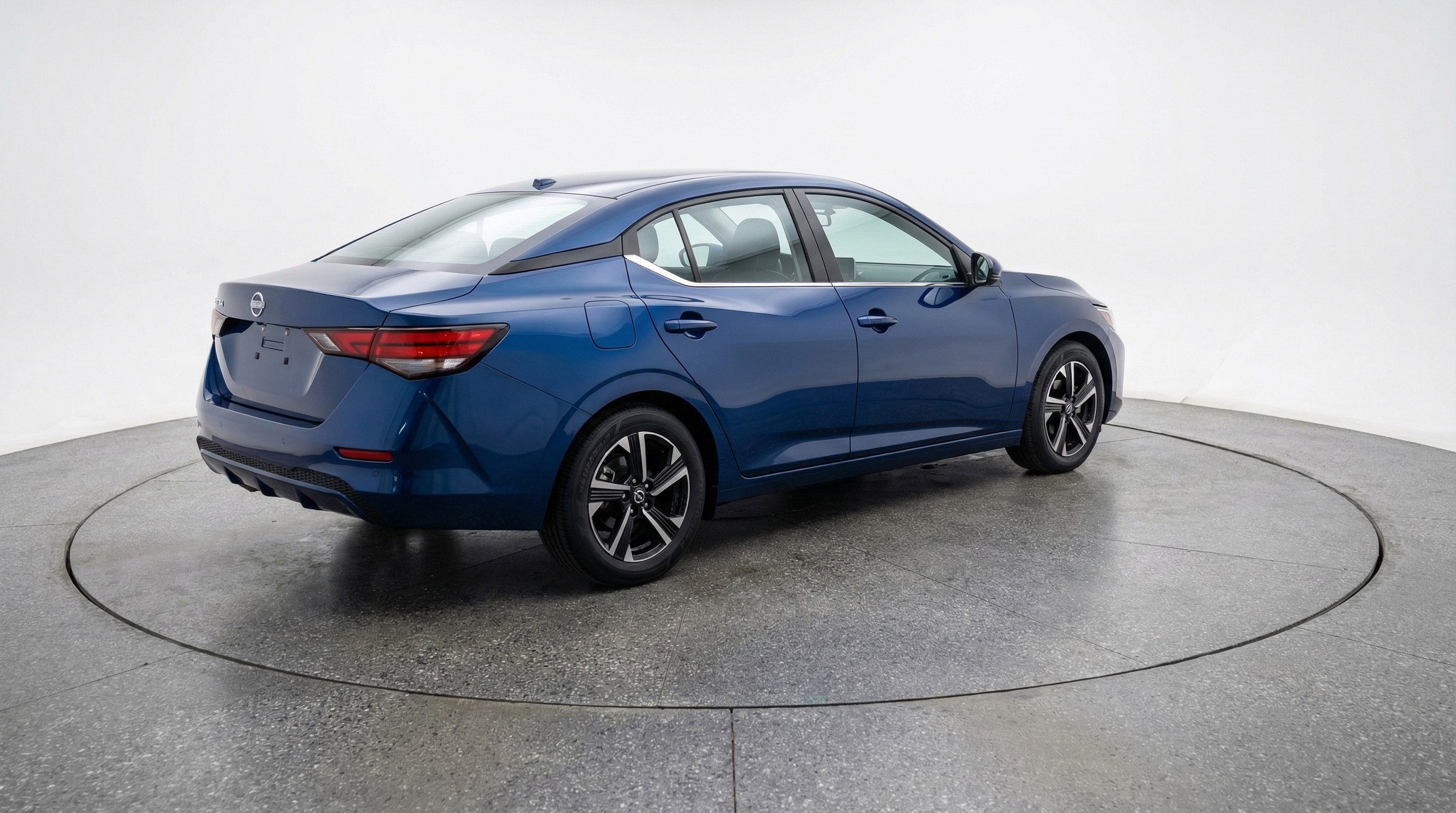 Used 2025 Nissan Sentra SV FWD image 9