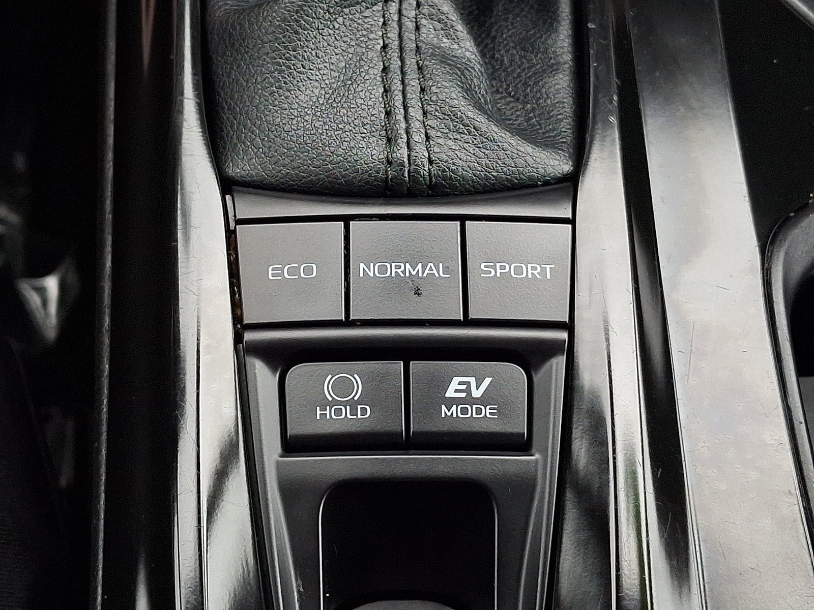 Certified 2025 Toyota Camry LE FWD image 24