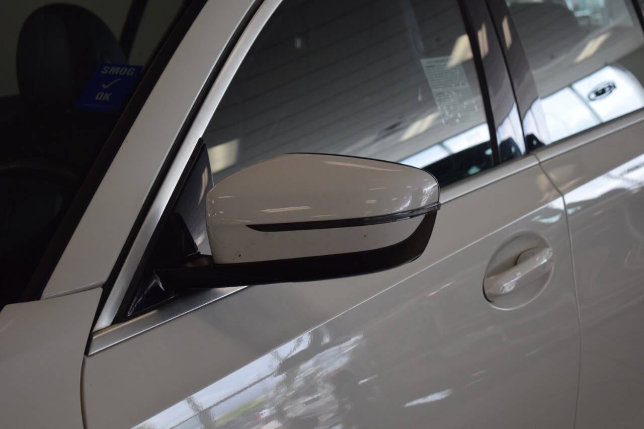 Used 2019 BMW 330i Sedan w/ Driving Assistance Package RWD image 10