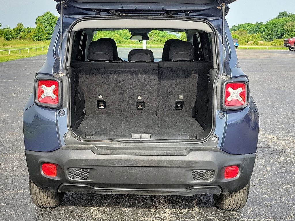 Used 2023 Jeep Renegade Latitude image 8