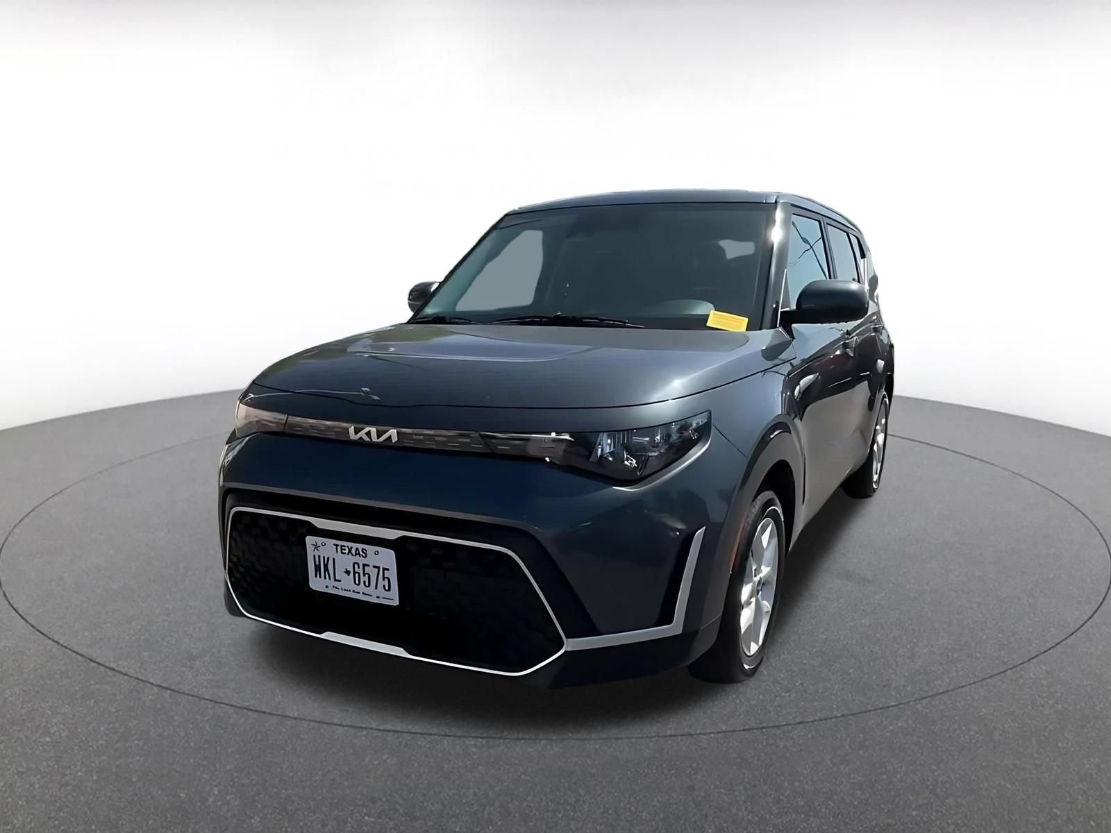 Used 2025 Kia Soul LX w/ LX Technology Package FWD image 6