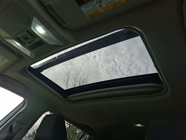 Used 2021 Toyota RAV4 XLE w/ Convenience Package image 16