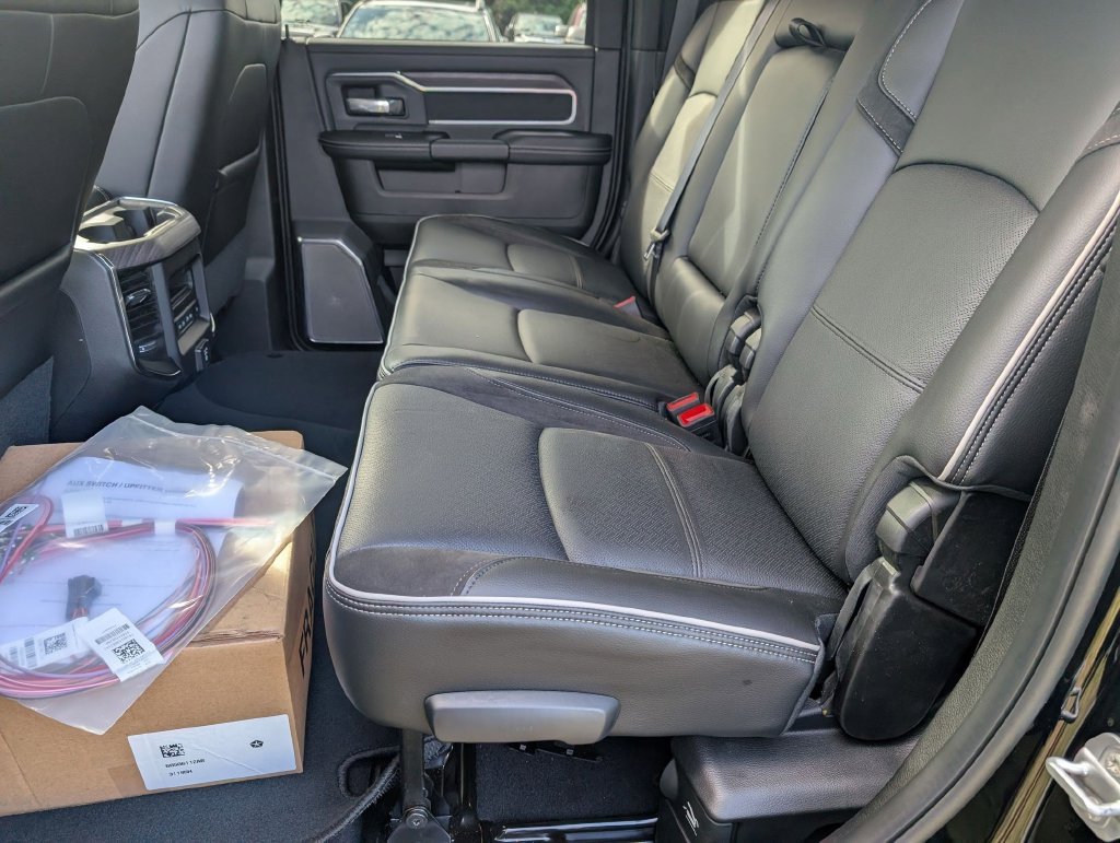 New 2026 RAM 3500 Laramie AWD/4WD image 25