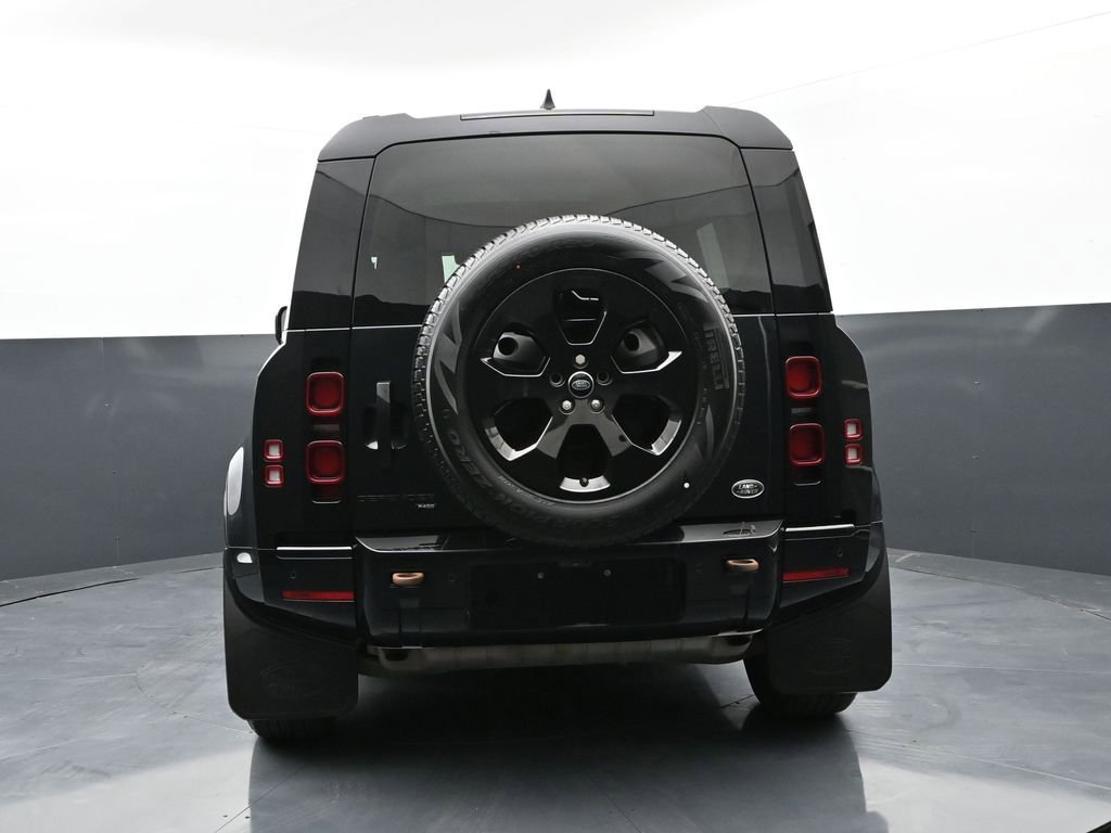 Used 2023 Land Rover Defender 110 X-Dynamic SE image 3