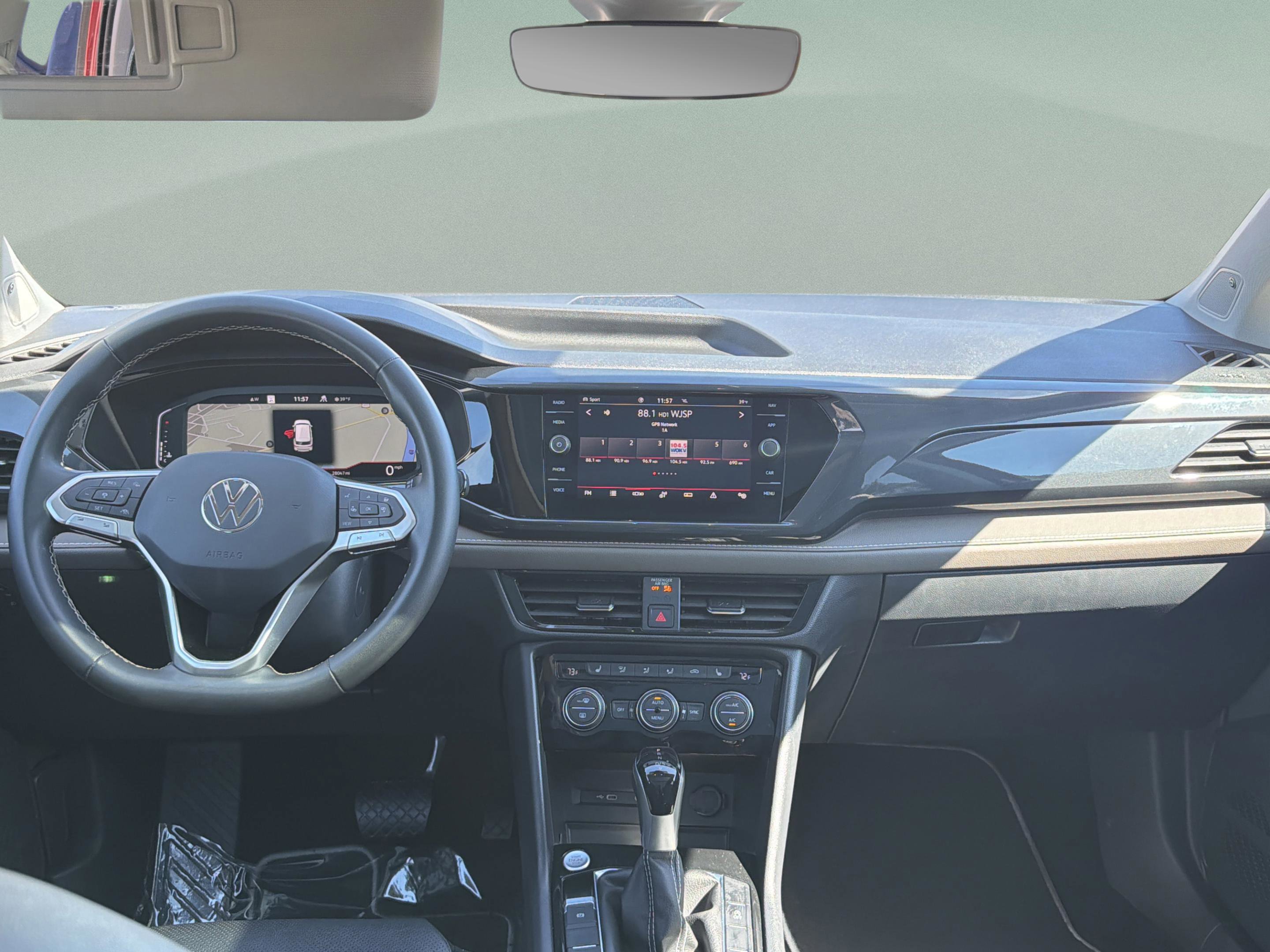 Used 2023 Volkswagen Taos SEL image 31