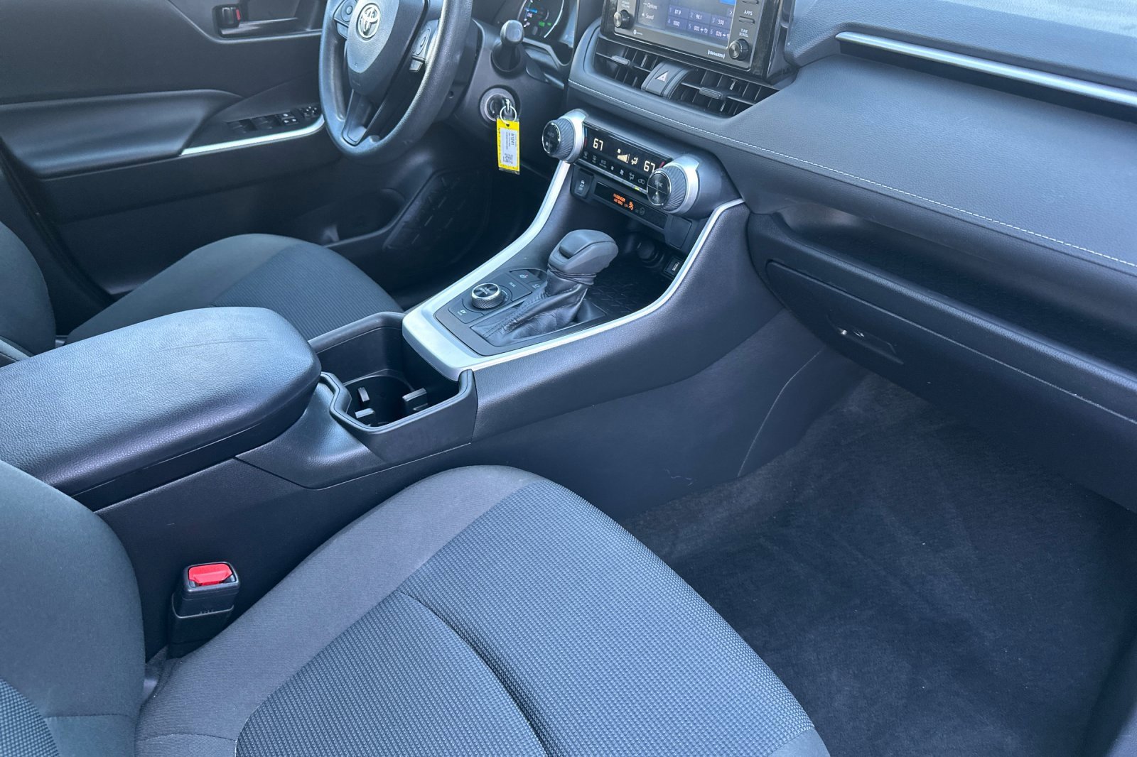 Used 2022 Toyota RAV4 LE image 18