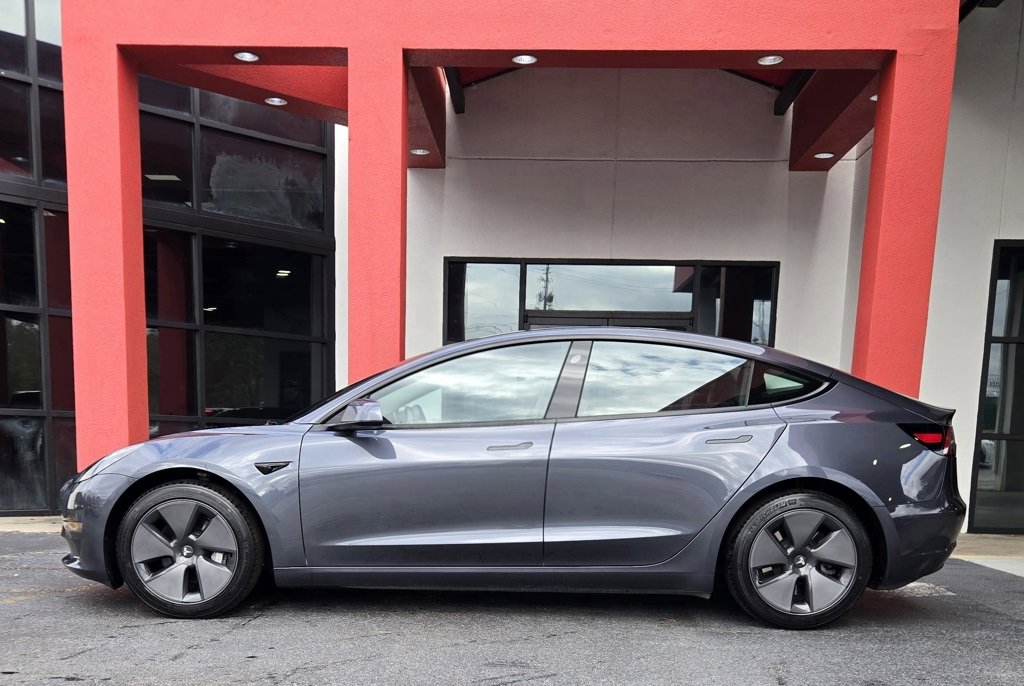 Used 2023 Tesla Model 3 Standard Range image 4