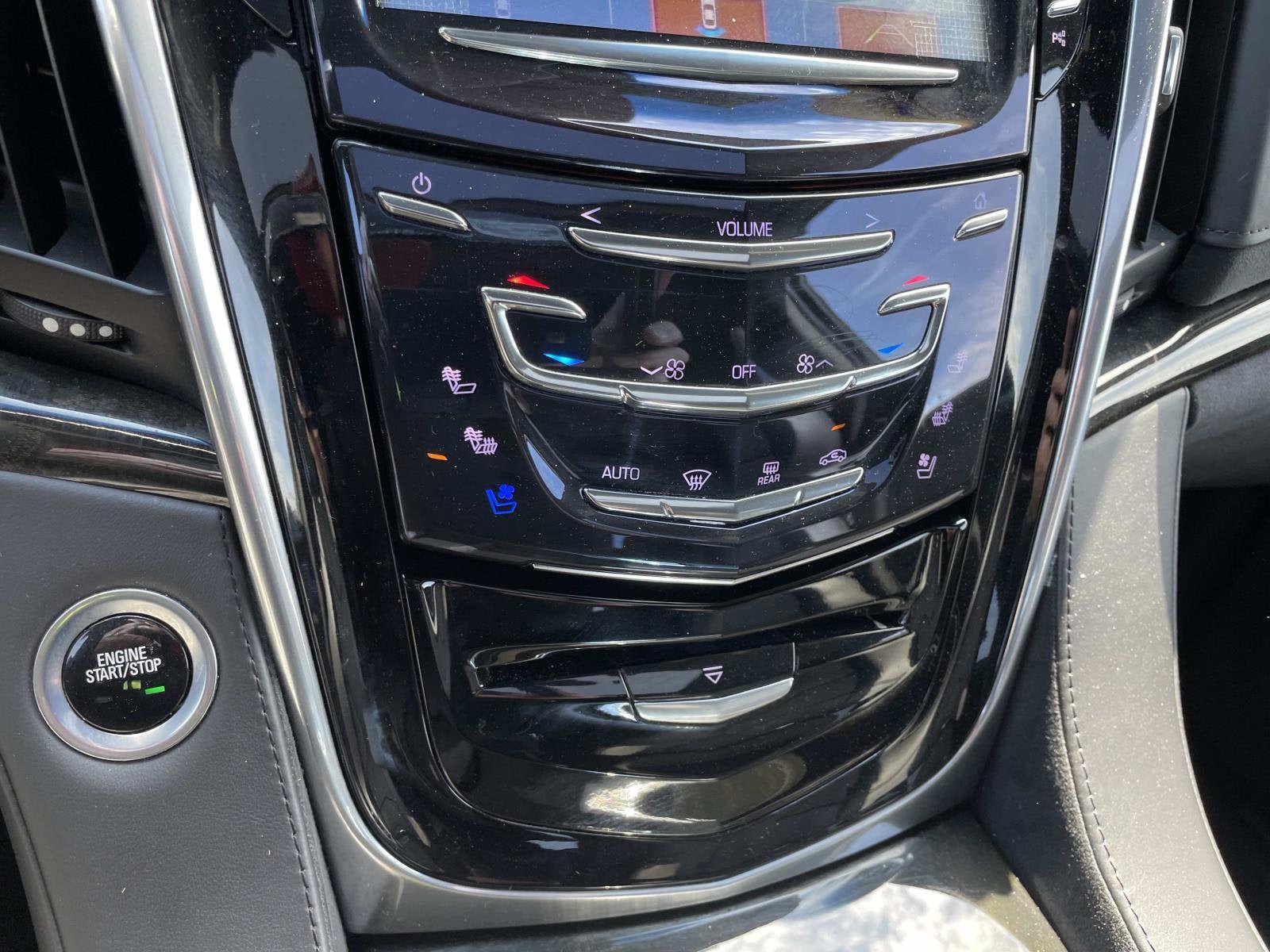 Used 2018 Cadillac Escalade Platinum RWD image 20