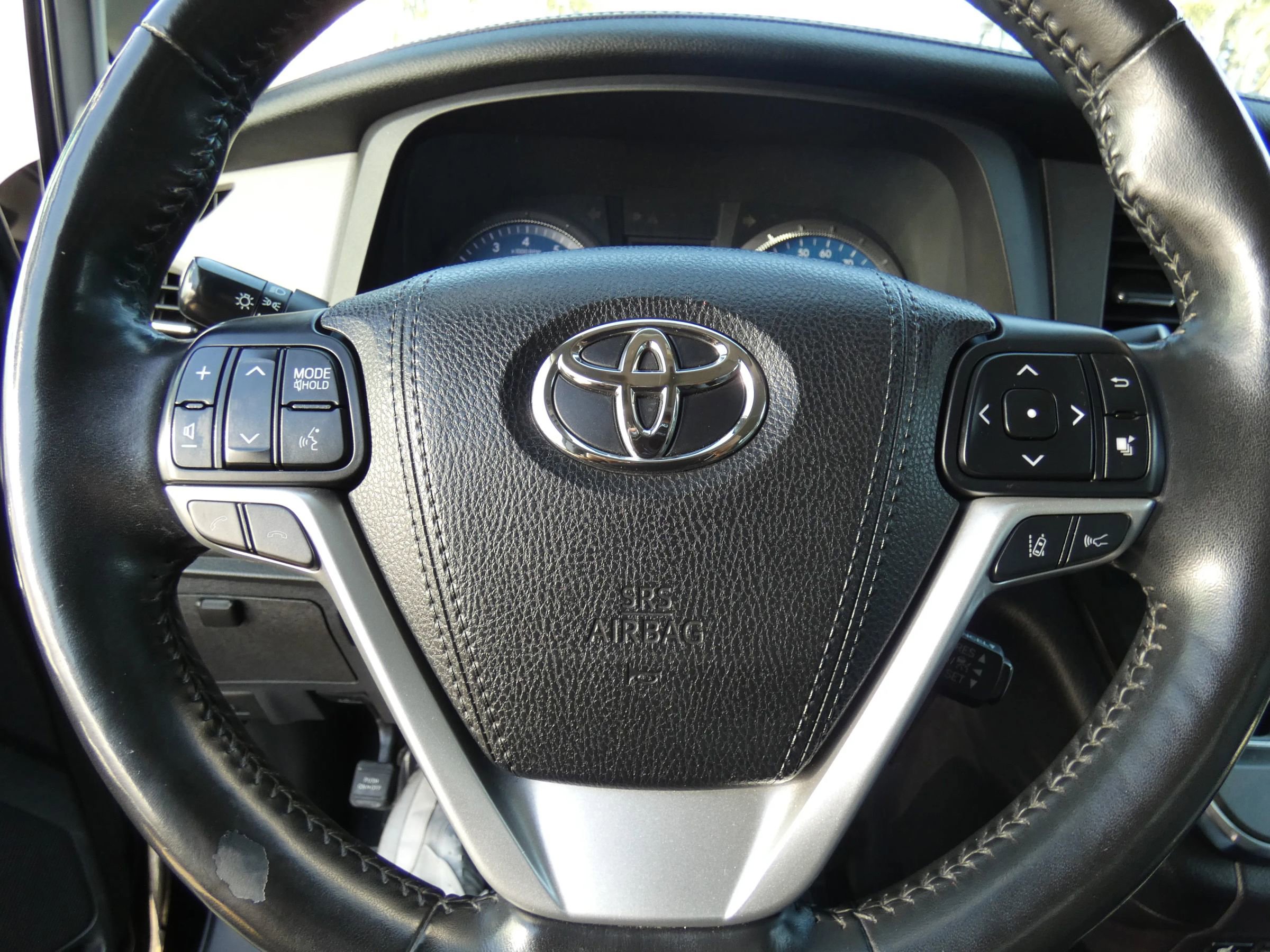 Used 2018 Toyota Sienna Limited image 56