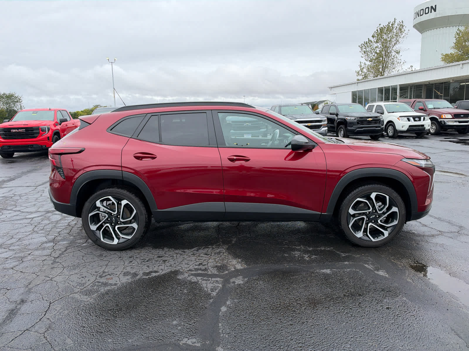 Certified 2025 Chevrolet Trax RS w/ Driver Confidence Package FWD image 6