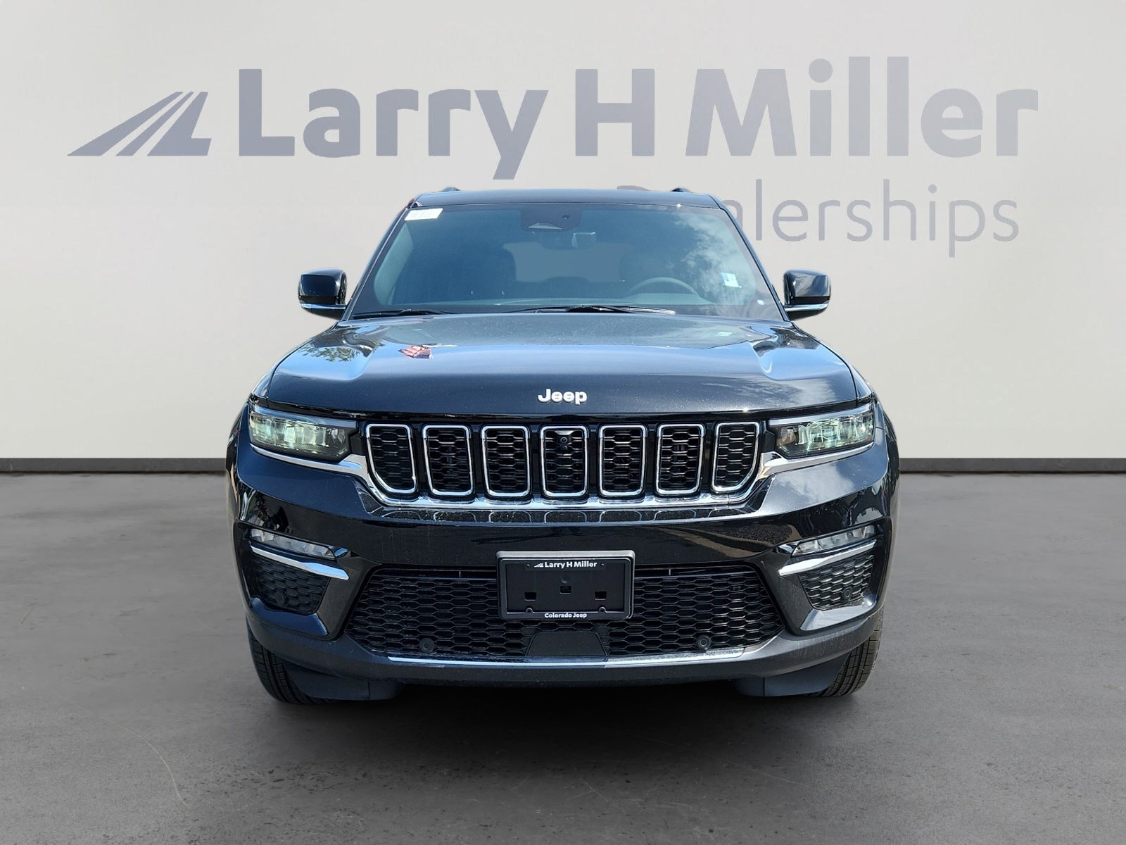 New 2025 Jeep Grand Cherokee Limited w/ Luxury Tech Group II image 8