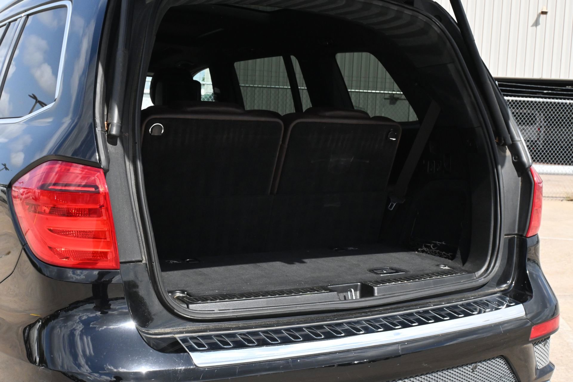 Used 2014 Mercedes-Benz GL 550 4MATIC image 23