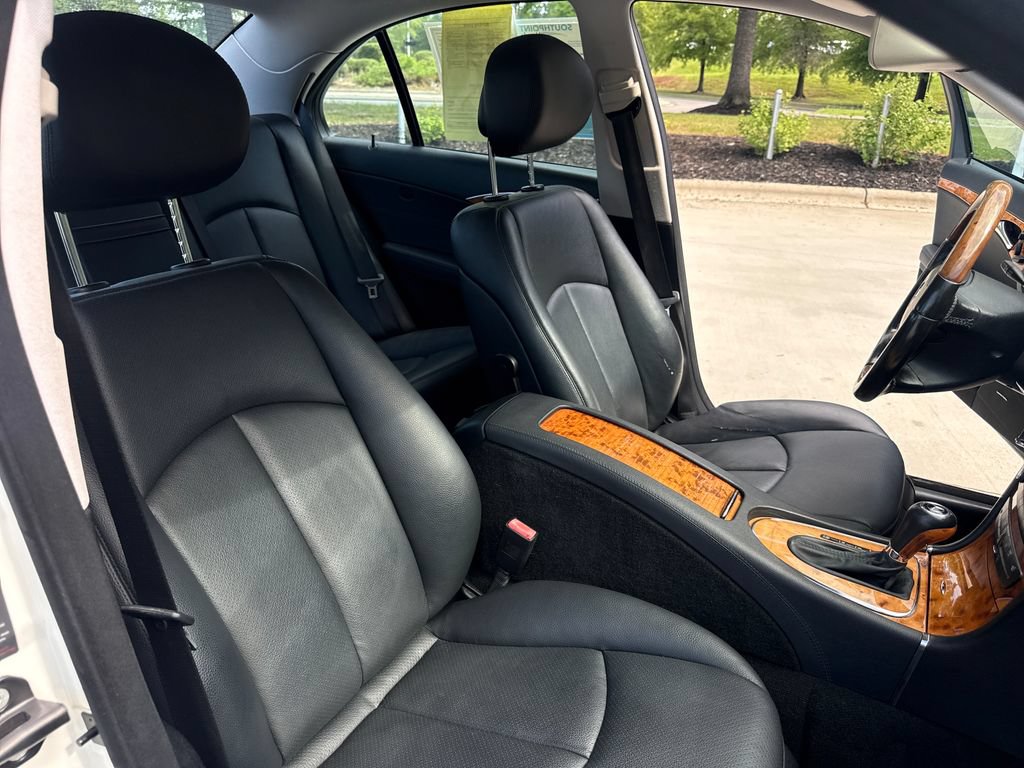 Used 2008 Mercedes-Benz E 350 4MATIC Sedan image 34