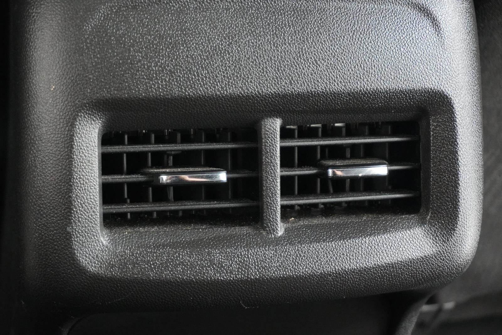 Used 2023 Chevrolet Equinox LT image 41