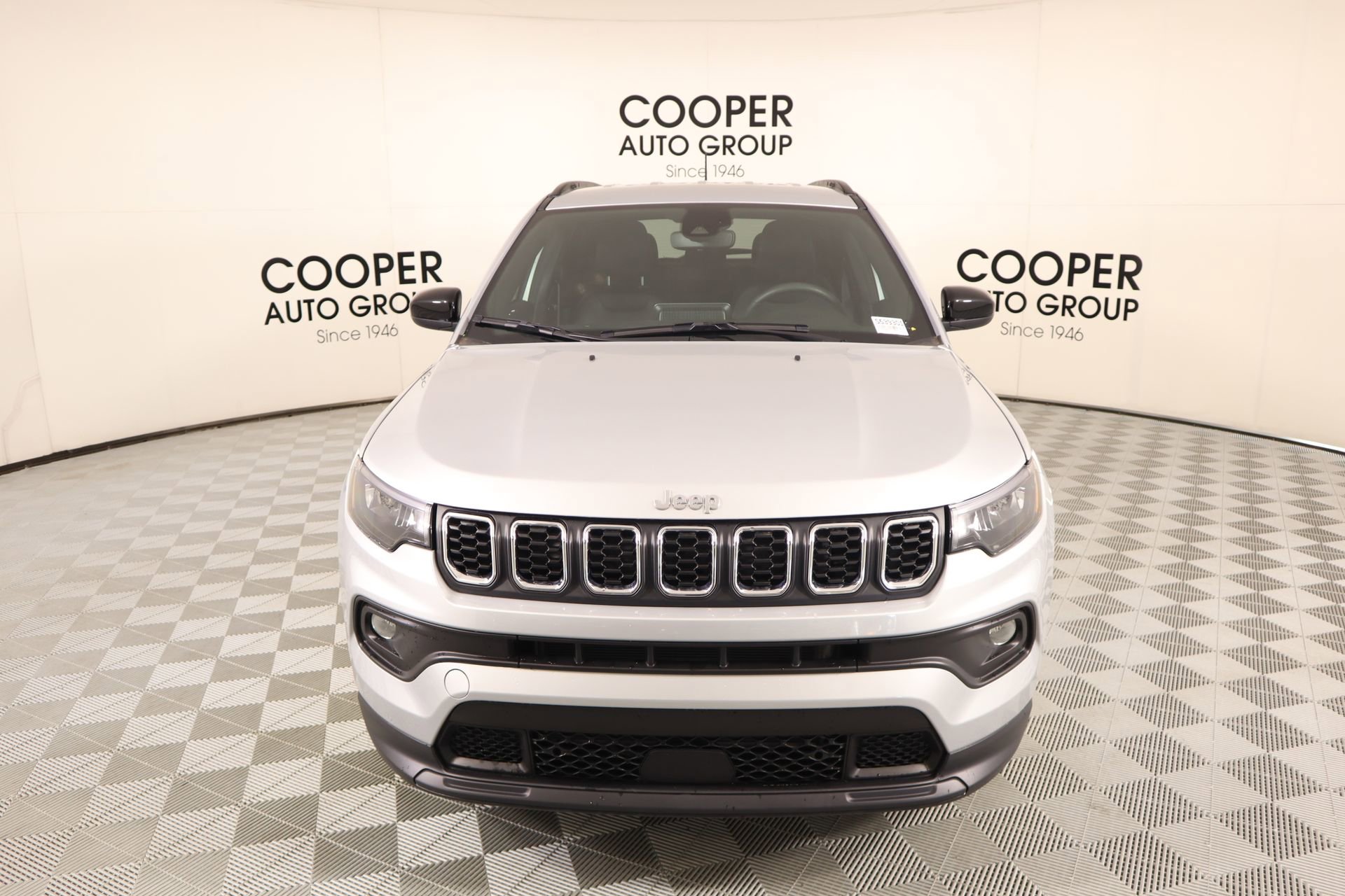 Used 2025 Jeep Compass Latitude image 7