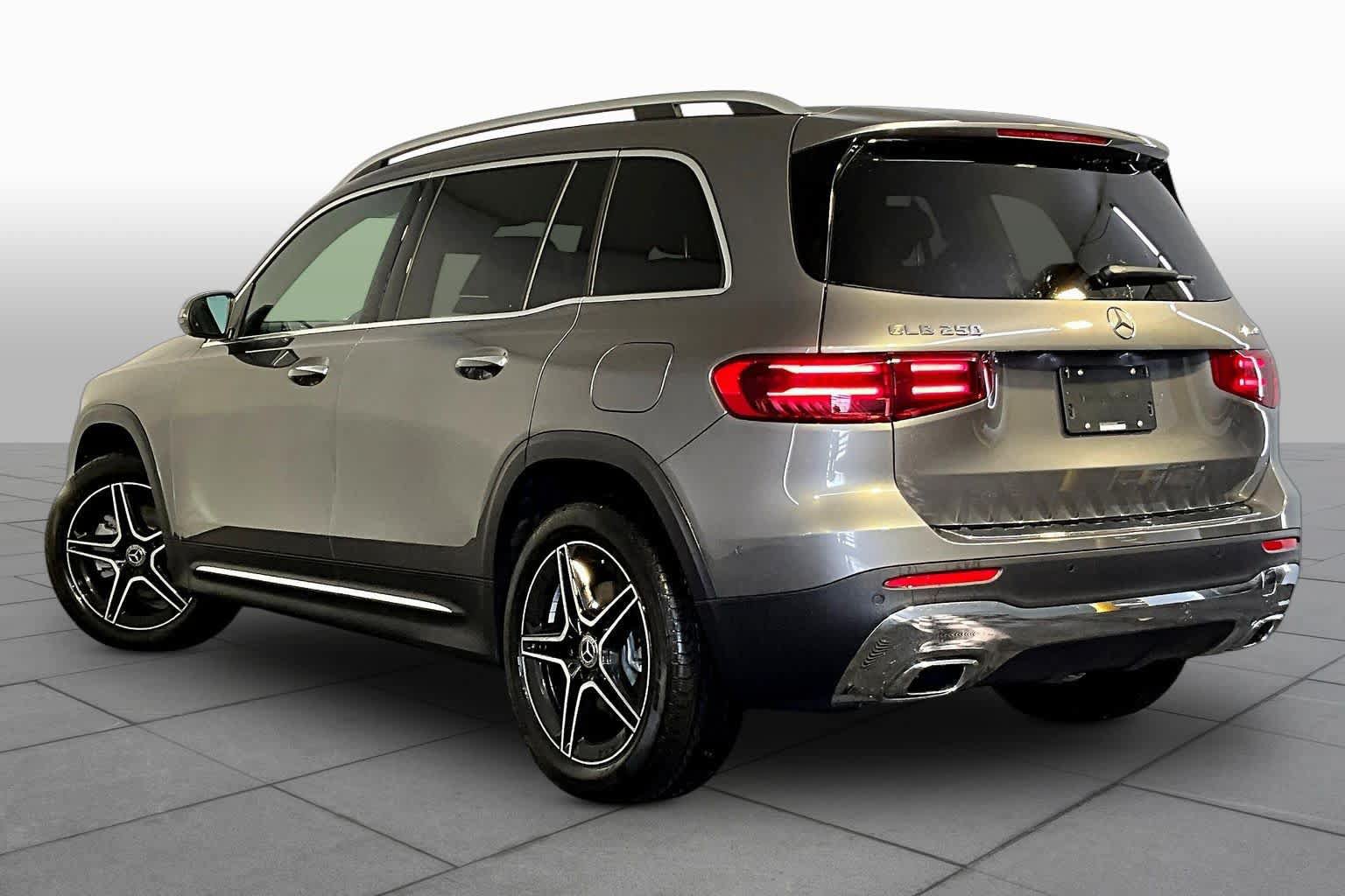 New 2026 Mercedes-Benz GLB 250 4MATIC image 3