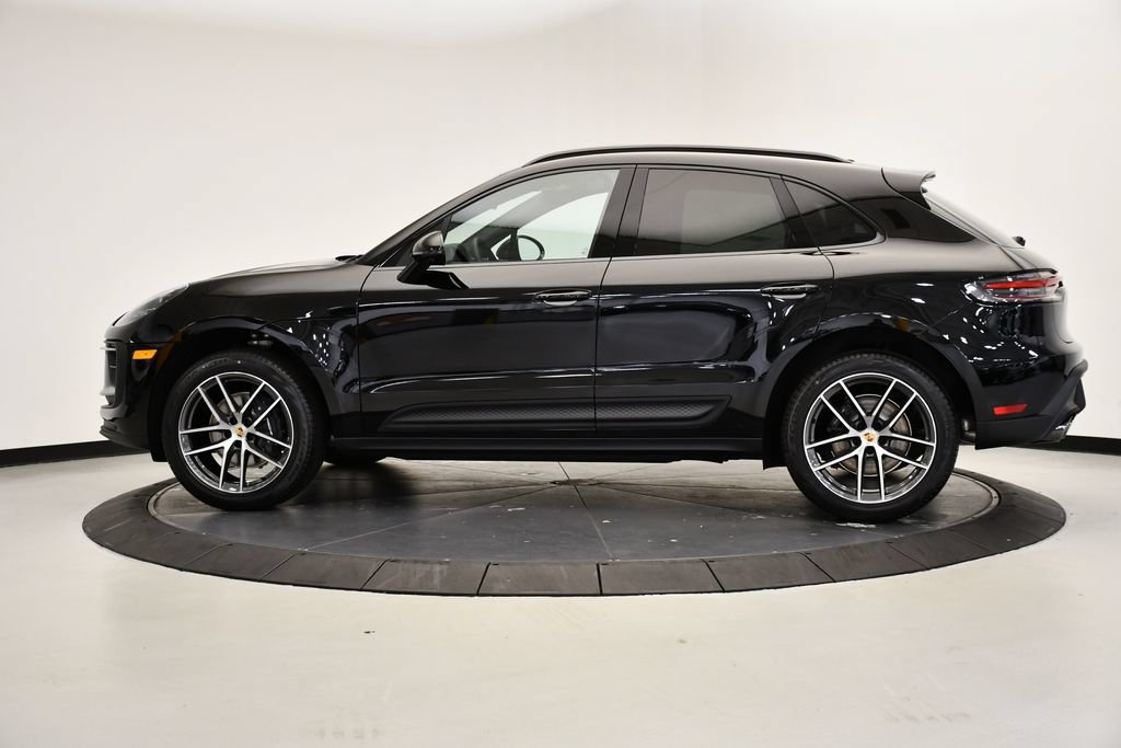 Certified 2026 Porsche Macan AWD/4WD image 2