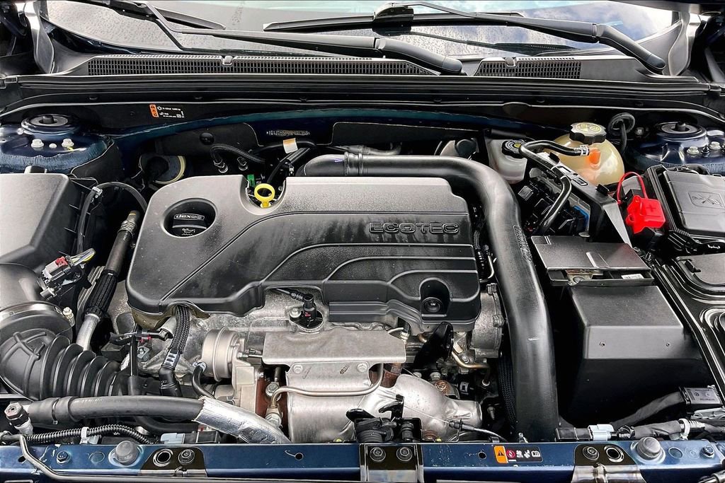 Used 2022 Chevrolet Malibu LT FWD image 31